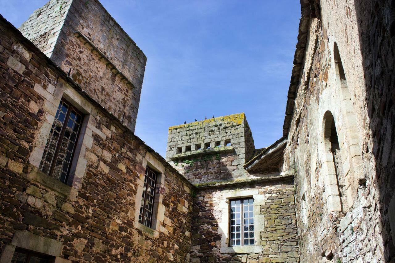 Chateau De Latour Sur Sorgue Marnhagues-et-Latour Exteriör bild